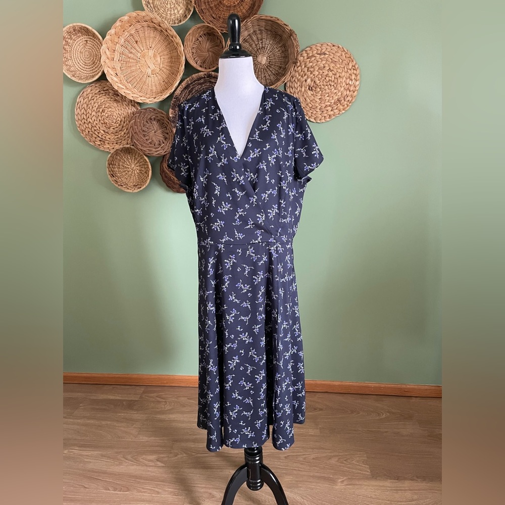 NWT Ann Taylor dress. Size 18